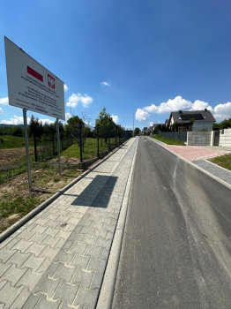 Przebudowa drogi wewnętrznej (bocznej do ul. Żwirki i Wigury) w km od 0 + 000,00 do km 0 + 526,45 w miejscowości Targanice, Gmina Andrychów