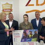 Od października mieszkańcy Andrychowa i okolic będą mogli korzystać z oferty studiów wyższych realizowanych na terenie miasta. To efekt współpracy instytucji edukacyjnych, gminy Andrychów oraz powiatu wadowickiego. Celem jest zwiększenie dostępności szkolnictwa wyższego dla mieszkańców regionu.